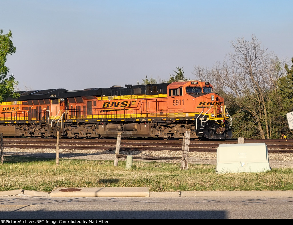 BNSF 5911